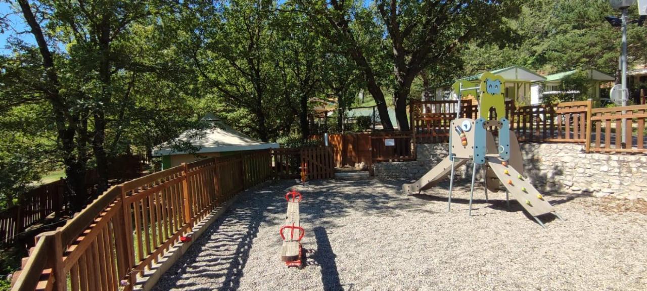 Camping Pres Du Lac De Sainte Croix Bauduen Extérieur photo